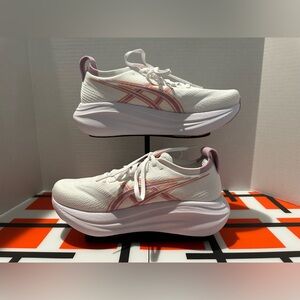 ASICS Women's GEL-NIMBUS
27 Running Shoes - Brand NEW! (Read Description)